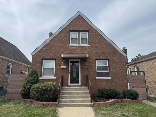 11022 S Avenue D , Chicago, IL 60617