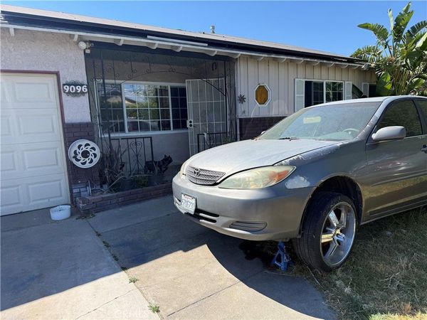 9096 Elm , Fontana, CA 92335