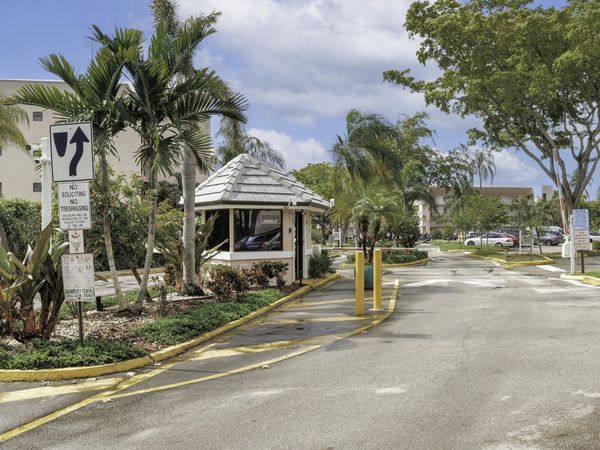 2705 NW 104th Avenue, Unit 206, Sunrise, FL 33322