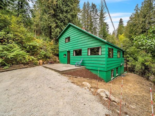 11711 N Honeymoon Bay Rd, Newman Lake, WA 99025