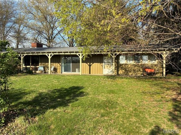 400 S Idler Lane, Greenville, IL 62246