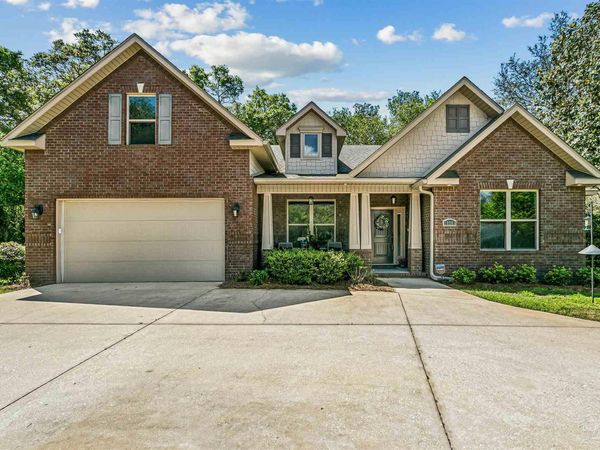 10281 Tanager Cir, Pensacola, FL 32507