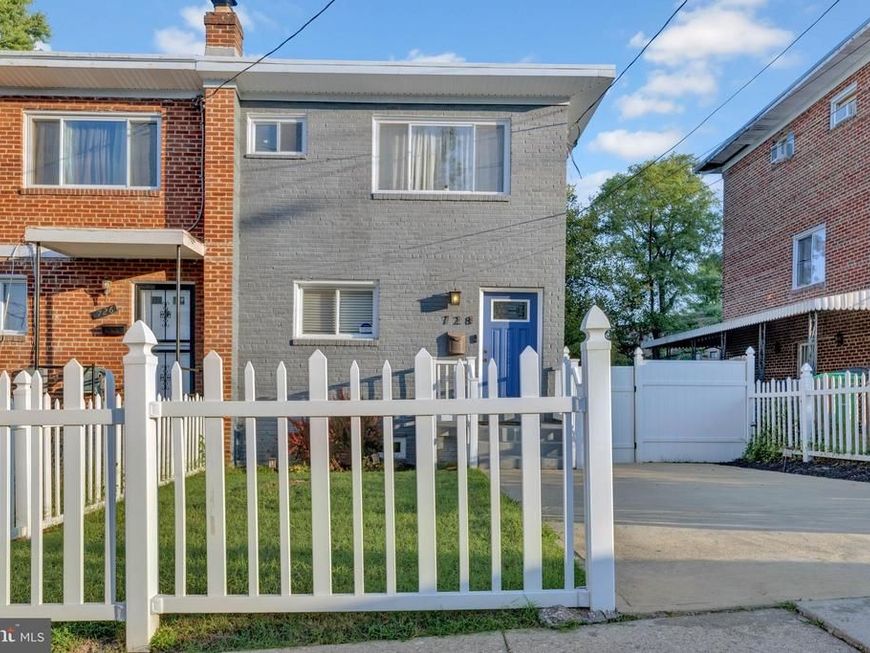 728 Neptune Avenue, Oxon Hill, MD 20745 Main Photo