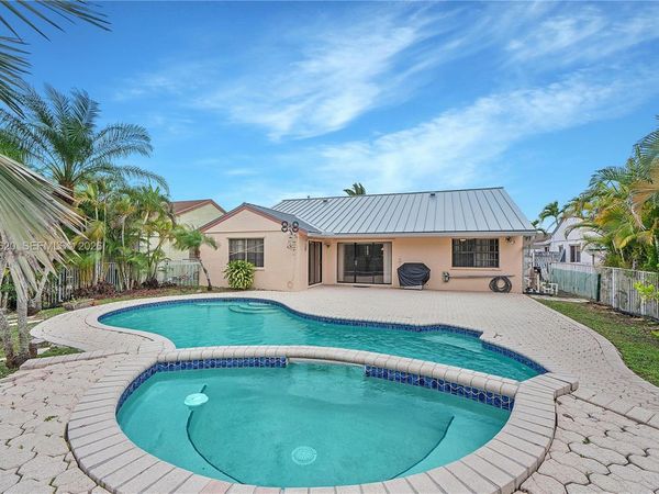 15092 SW 13th Pl, Sunrise, FL 33326