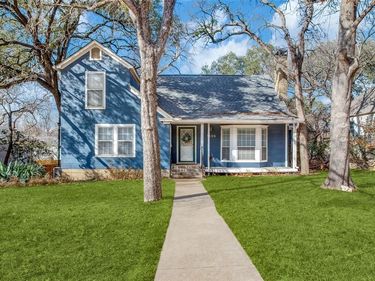 1405 Bluebonnet Drive, Fort Worth, TX 76111
