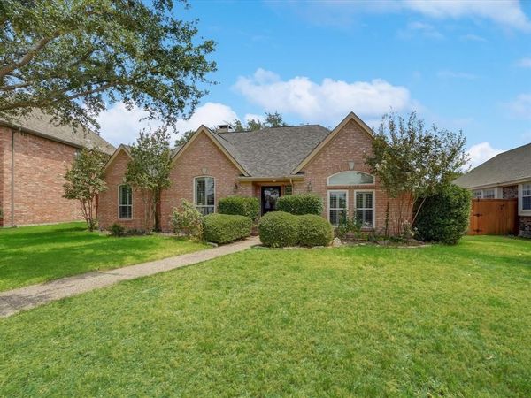 1052 Village Parkway , Coppell, TX 75019