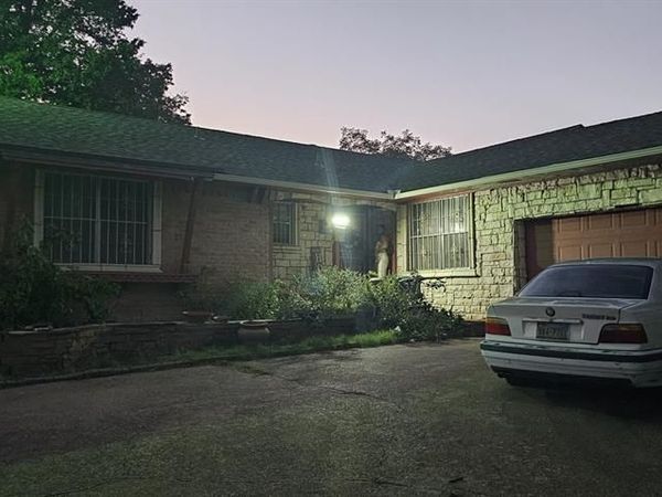 5515 Fox Hill Lane, Dallas, TX 75232