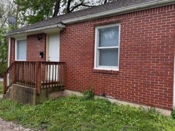 732 W Stone Street, Independence, MO 64050