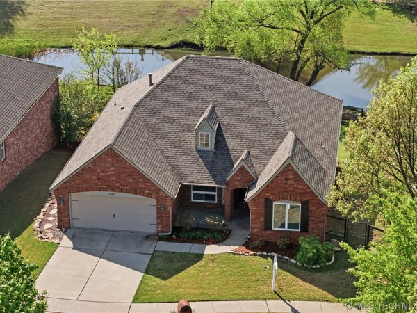 745 W Helena Street, Broken Arrow, OK 74012