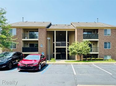 2635 Greenstone Boulevard, Auburn Hills, MI 48326