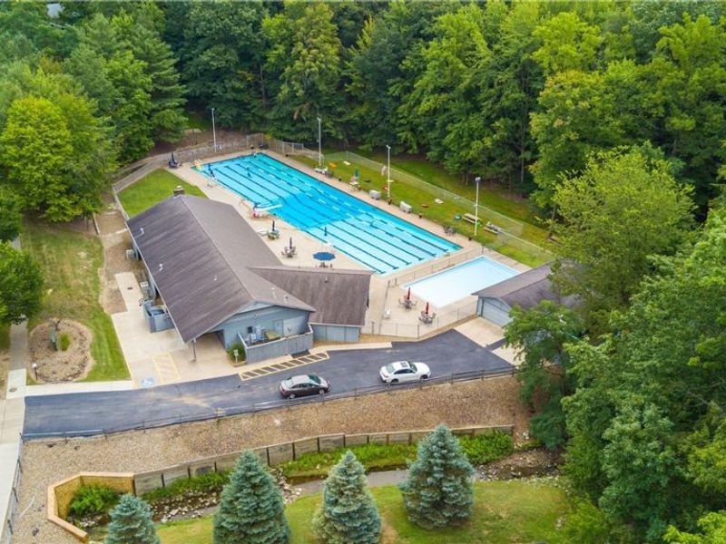 12101 The Bluffs, Strongsville, OH 44136 Photo 35