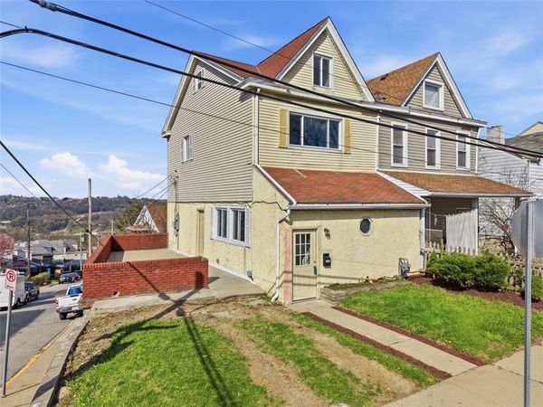 1656 Dellrose St, Pittsburgh, PA 15210