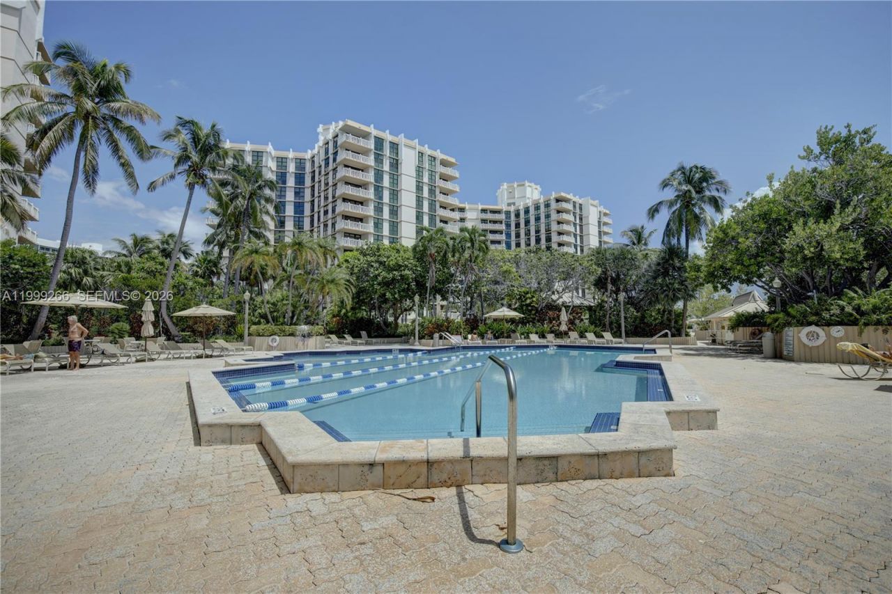 1111 Crandon Blvd , Unit A404, Key Biscayne, FL 33149 Photo