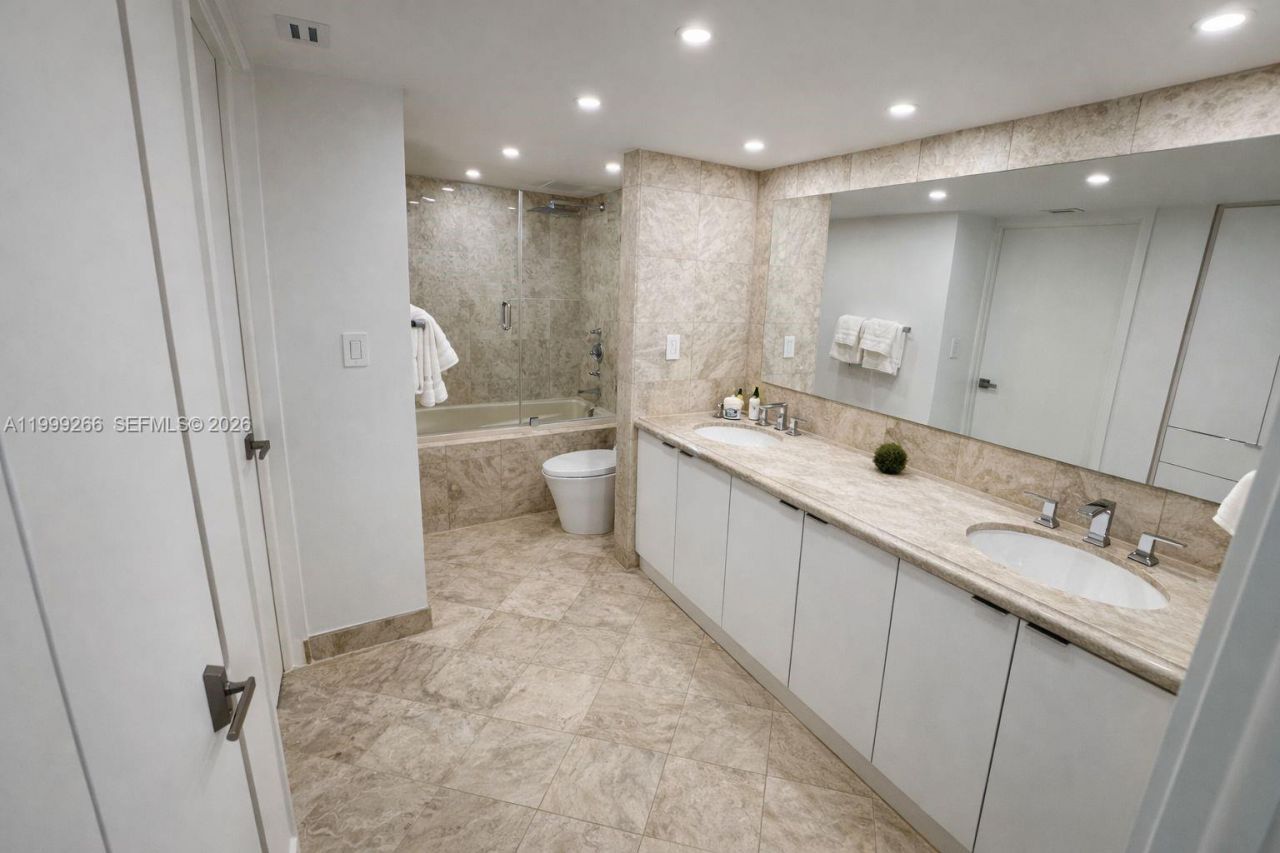 1111 Crandon Blvd , Unit A404, Key Biscayne, FL 33149 Photo