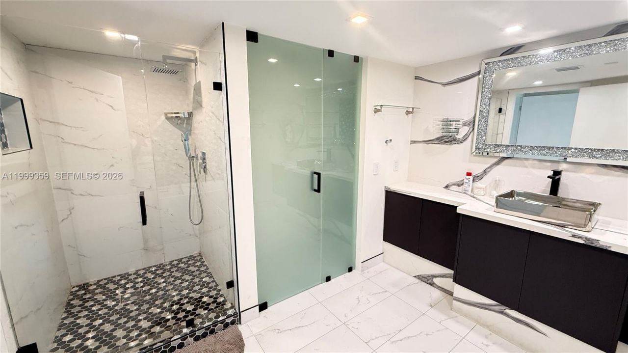 19707 Turnberry Way, Unit 18K, Aventura, FL 33180 Photo