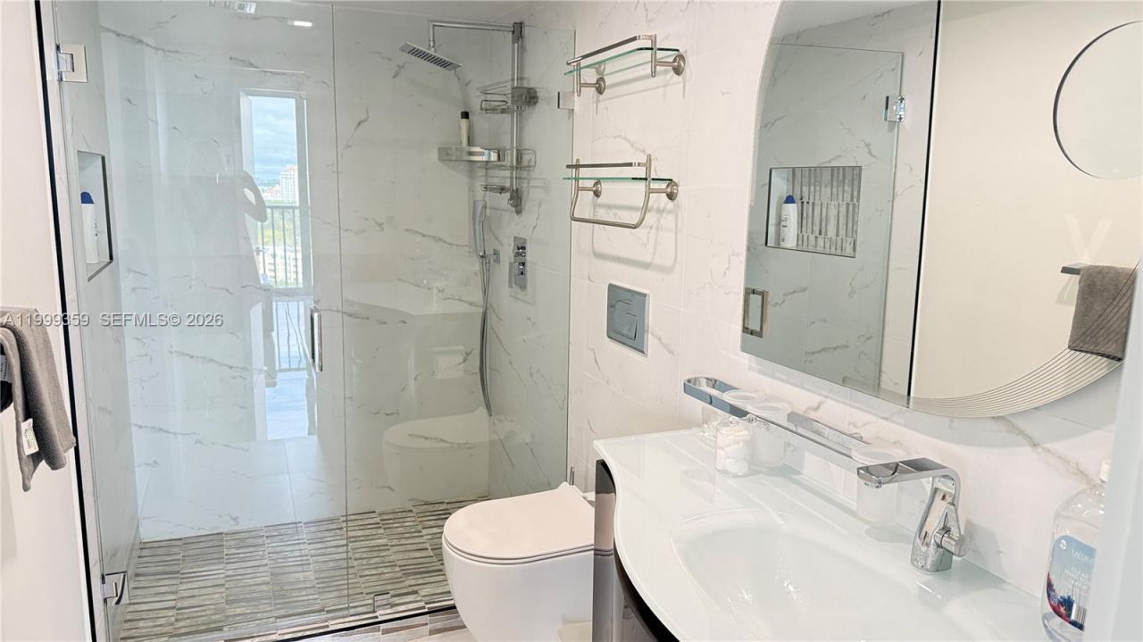 19707 Turnberry Way, Unit 18K, Aventura, FL 33180 Photo