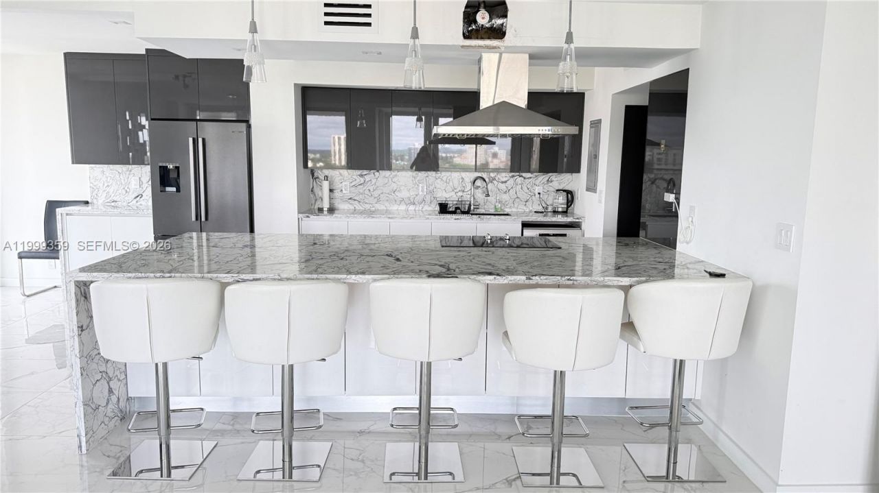 19707 Turnberry Way, Unit 18K, Aventura, FL 33180 Photo