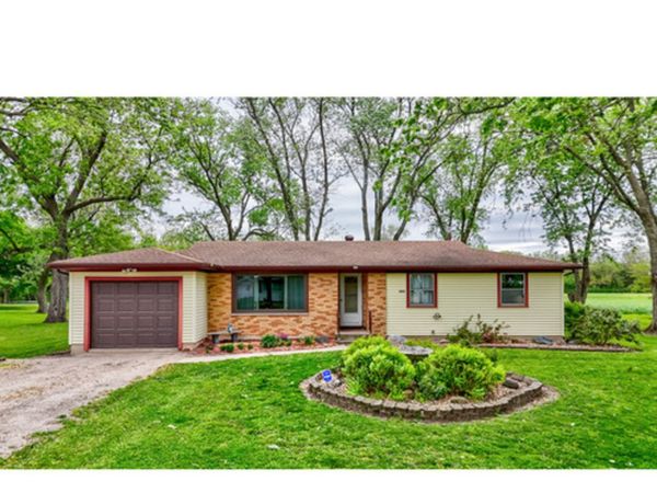 1907 Coalville Road , Streator, IL 61364