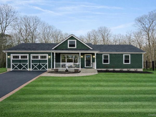 14 Belvoir Court, Ridge, NY 11788