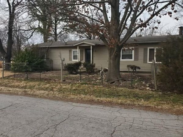 300 N Cayuga Street, Frontenac, KS 66763