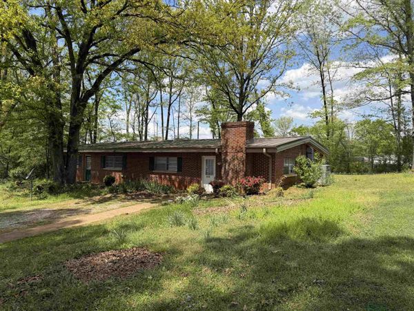 111 Parker Dr, Florence, AL 35633