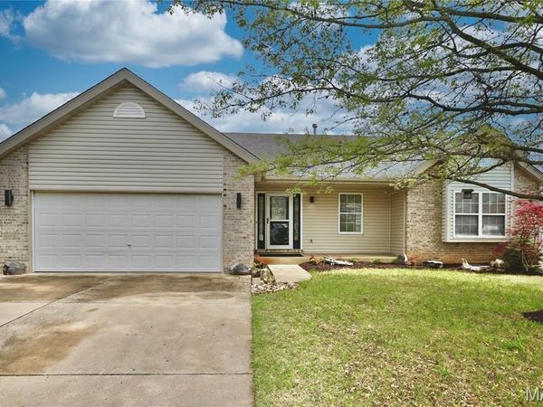 3235 Country Knoll Drive , Unincorporated, MO 63303