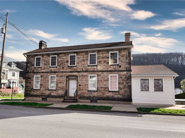 1142 Elk Street, Franklin, PA 16323