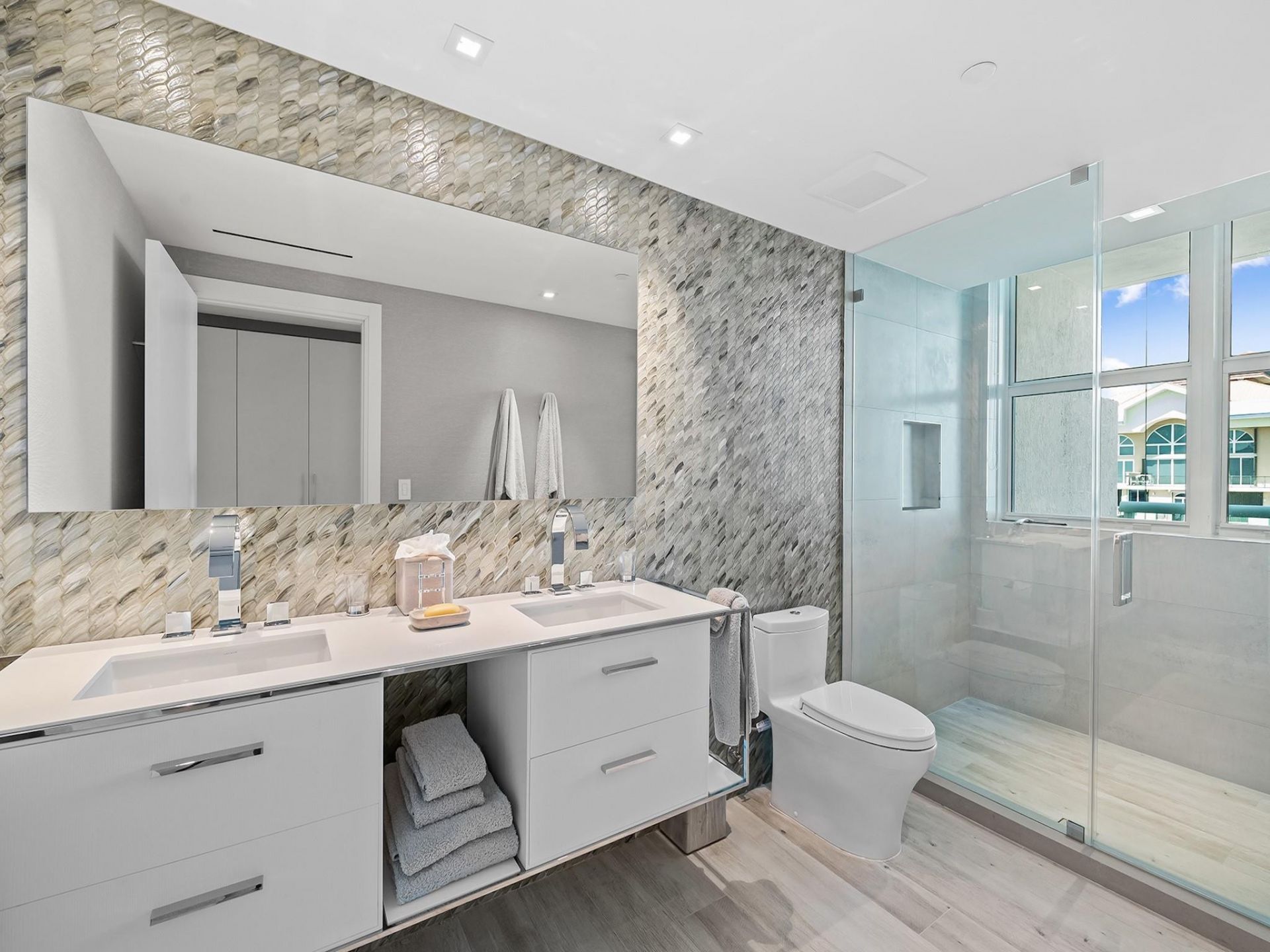 101 S Fort Lauderdale Beach Boulevard, Unit 2905, Fort Lauderdale, FL 33316 Photo