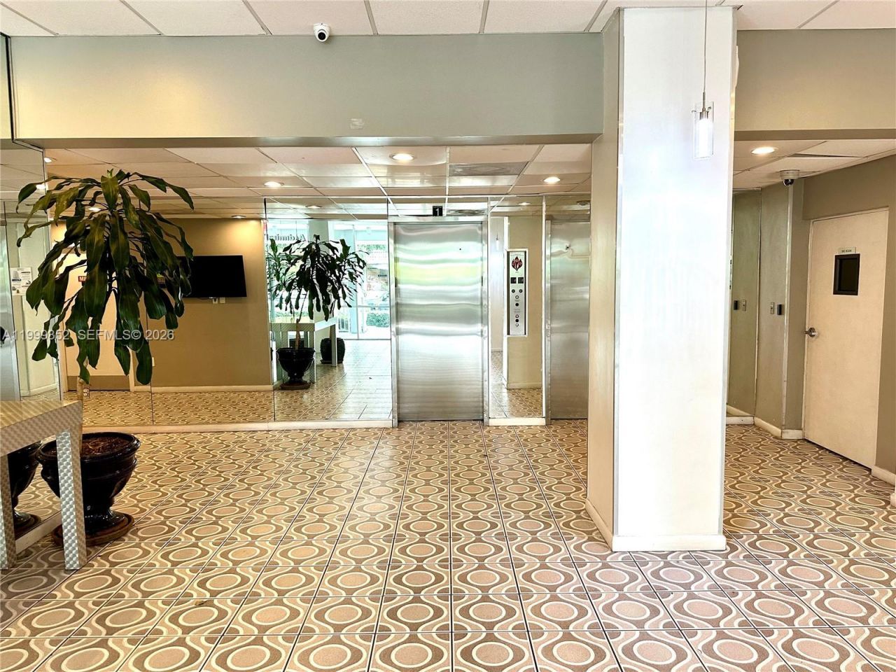 1020 Meridian Ave, Unit 806, Miami Beach, FL 33139 Photo