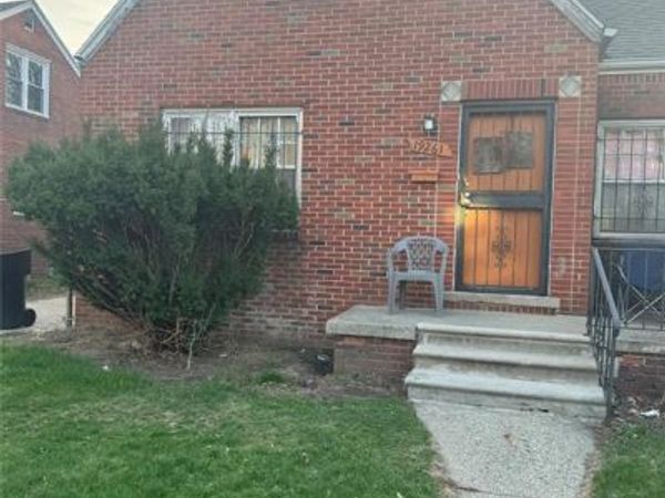 19261 Mitchell Street, Detroit, MI 48234