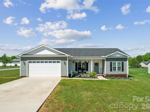 105 E Dundee Court , Statesville, NC 28625