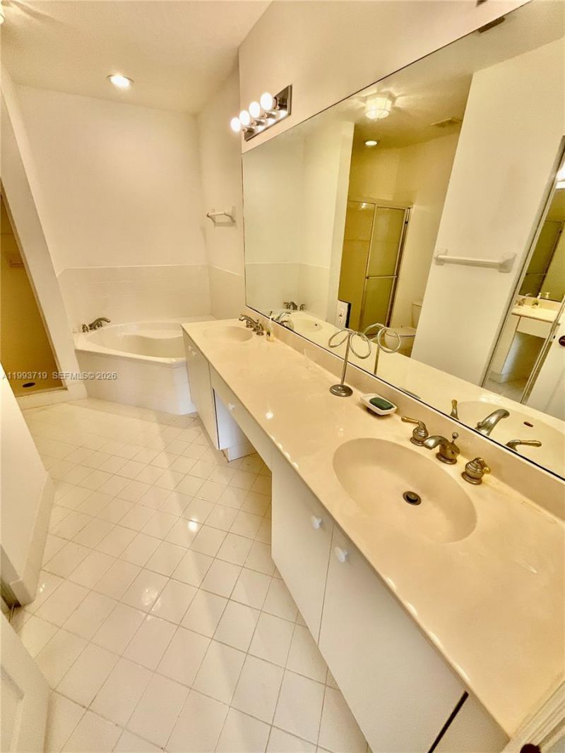 5628 NW 113th Ave, Unit 5628, Doral, FL 33178 Photo
