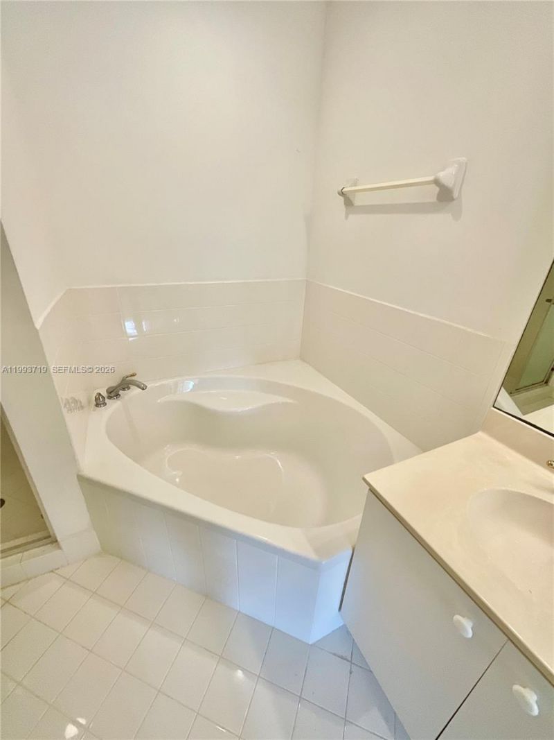 5628 NW 113th Ave, Unit 5628, Doral, FL 33178 Photo