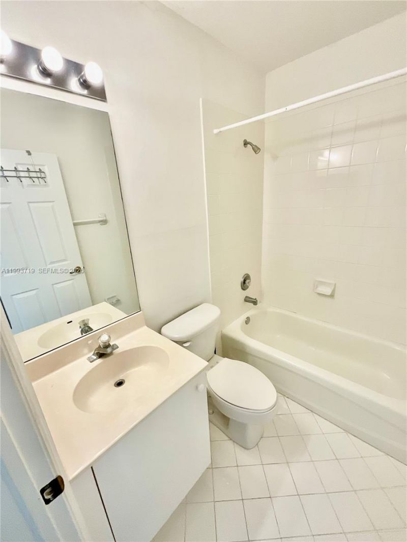 5628 NW 113th Ave, Unit 5628, Doral, FL 33178 Photo