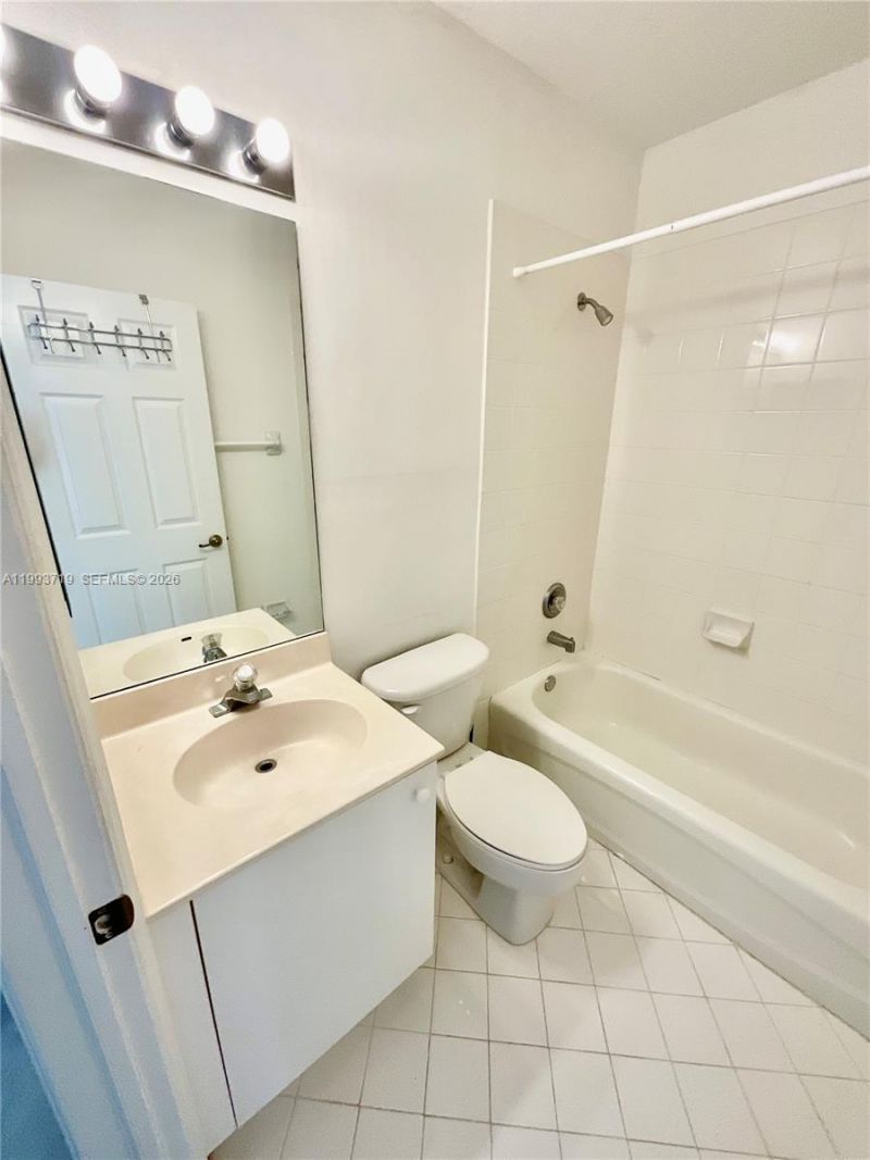 5628 NW 113th Ave, Unit 5628, Doral, FL 33178 Photo