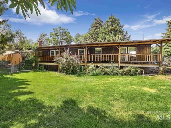 166 W 300 S, Jerome, ID 83338