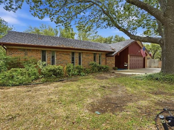 1233 Greenbriar Lane, Cleburne, TX 76033