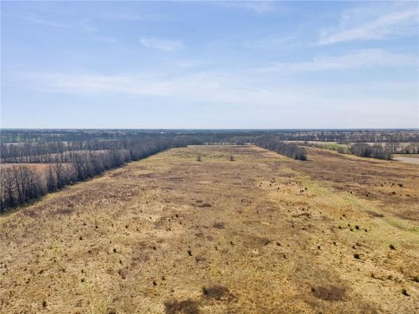 Iguana Road, Brookfield, MO 64628