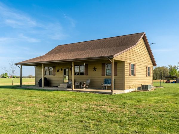 9242 E Park Street Road , Duquoin, IL 62832