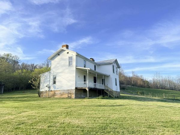 725 Old Spruce Rd, Union, WV 24983