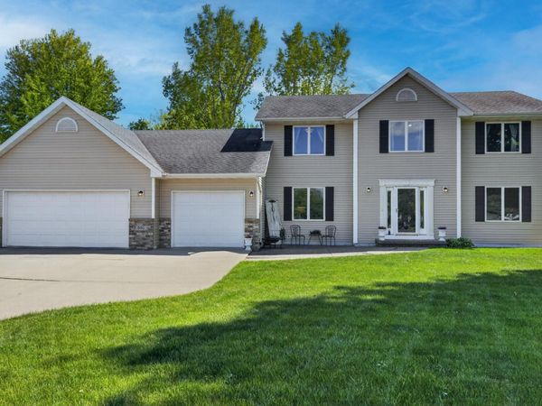 905 Horizon Circle, Belle Plaine, MN 56011