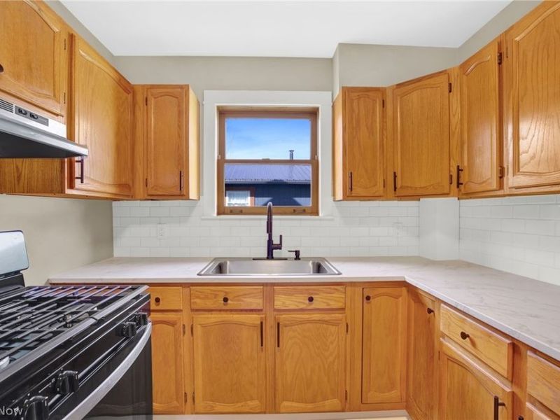 941 Carnegie Avenue, Akron, OH 44314 Photo 21