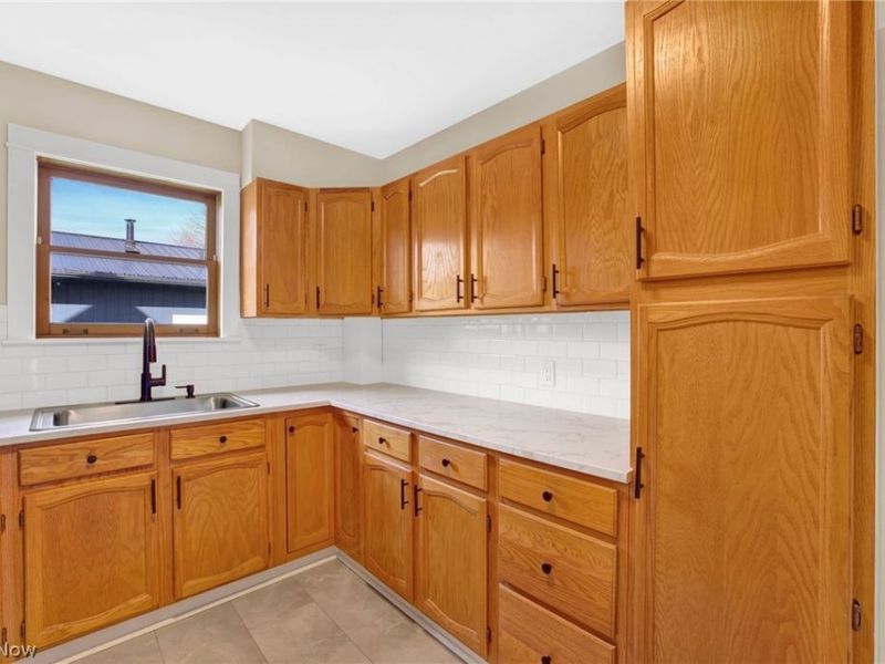 941 Carnegie Avenue, Akron, OH 44314 Photo 22