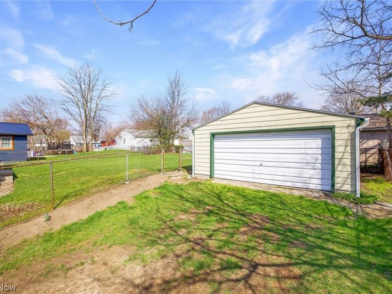 941 Carnegie Avenue, Akron, OH 44314 Photo 3