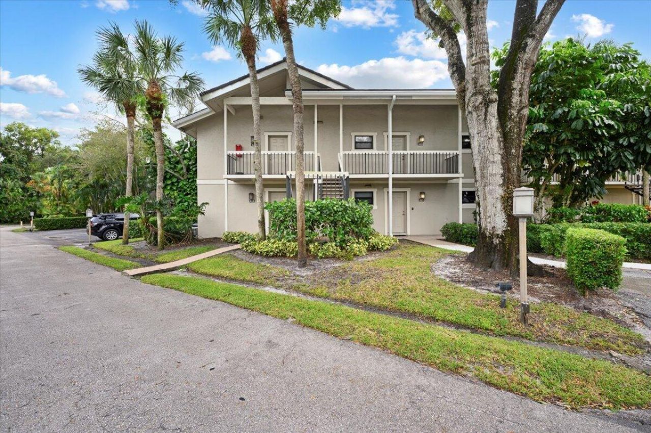 11863 Wimbledon Circle, Unit 525, Wellington, FL 33414 Photo