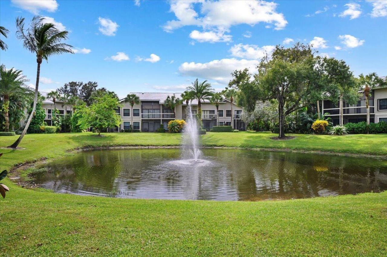 11863 Wimbledon Circle, Unit 525, Wellington, FL 33414 Photo