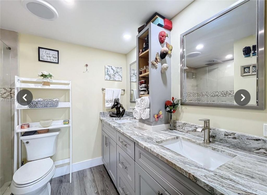 460 Paradise Isle Boulevard, Unit 205, Hallandale Beach, FL 33009 Photo