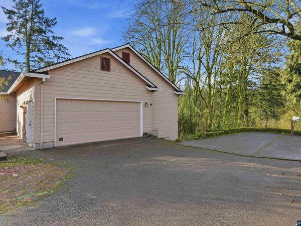 112 Mellinger Pl, Dayton, OR 97114