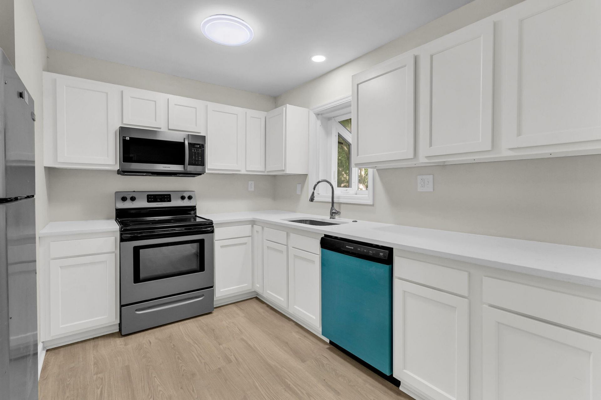 104 Dahlia Place Photo 11