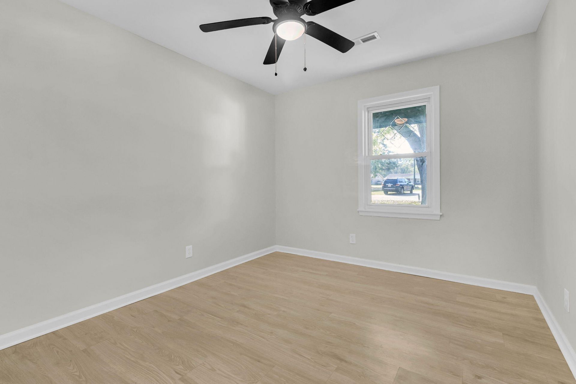 104 Dahlia Place Photo 14